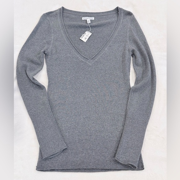 Aeropostale Sweaters - Aeropostale Gray V-Neck Large Women’s Sweater